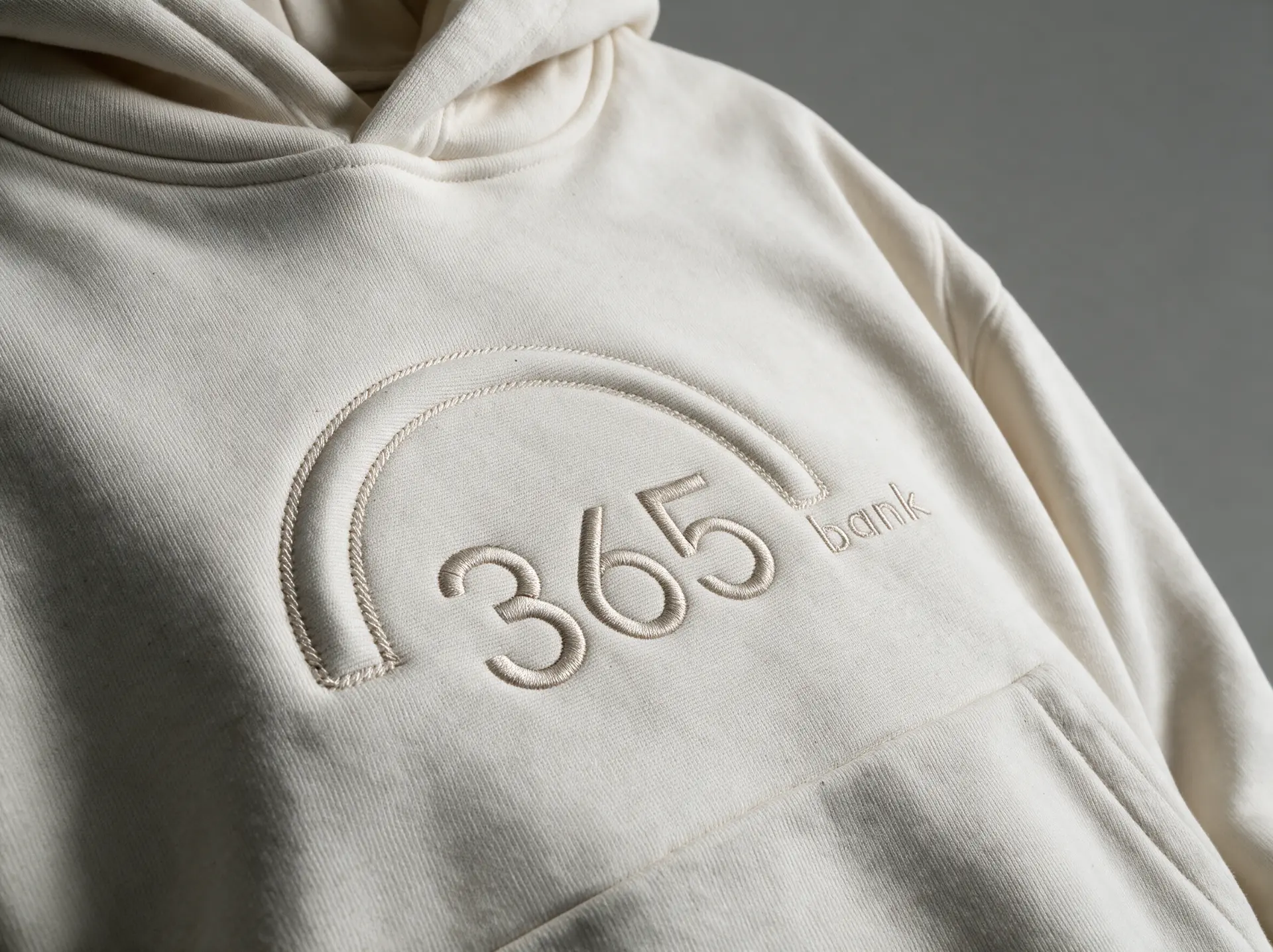 365.bank — Firemné hoodie